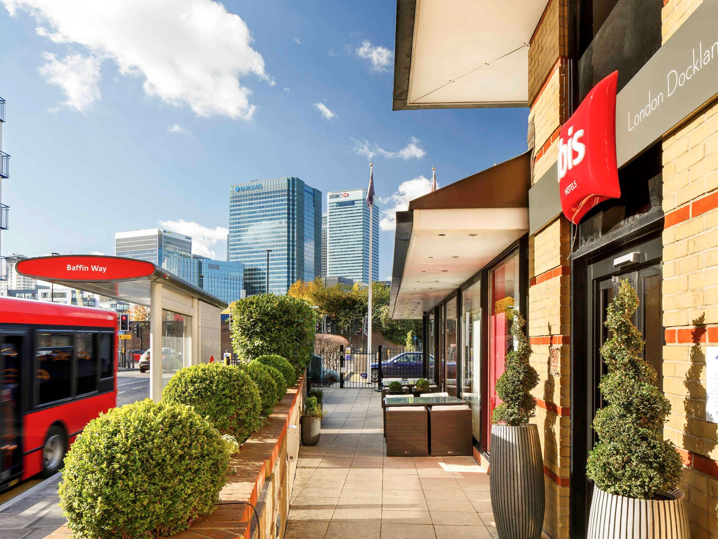 Ibis London Docklands Canary Wharf Exterior photo