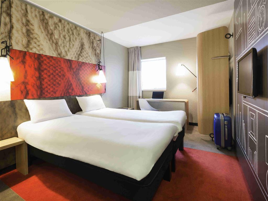Ibis London Docklands Canary Wharf Exterior photo