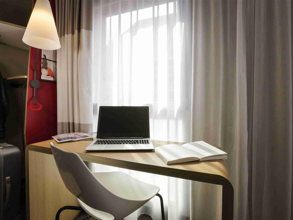 Ibis London Docklands Canary Wharf Exterior photo