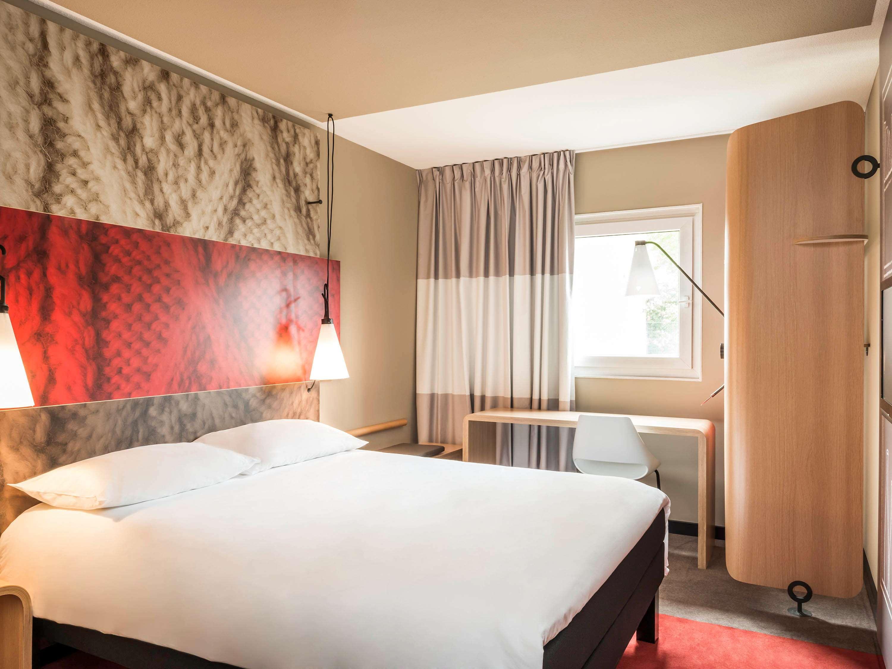 Ibis London Docklands Canary Wharf Exterior photo