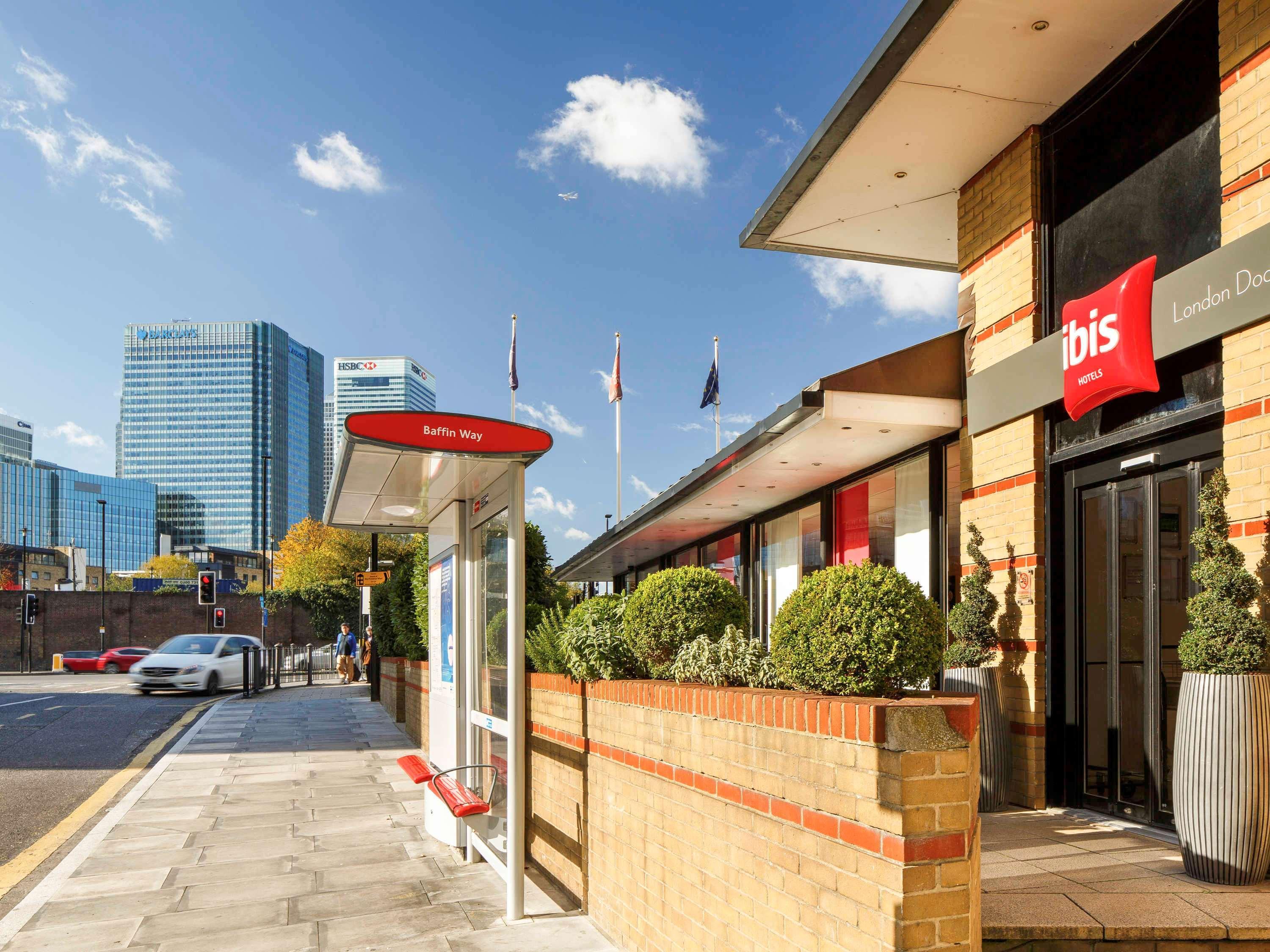 Ibis London Docklands Canary Wharf Exterior photo