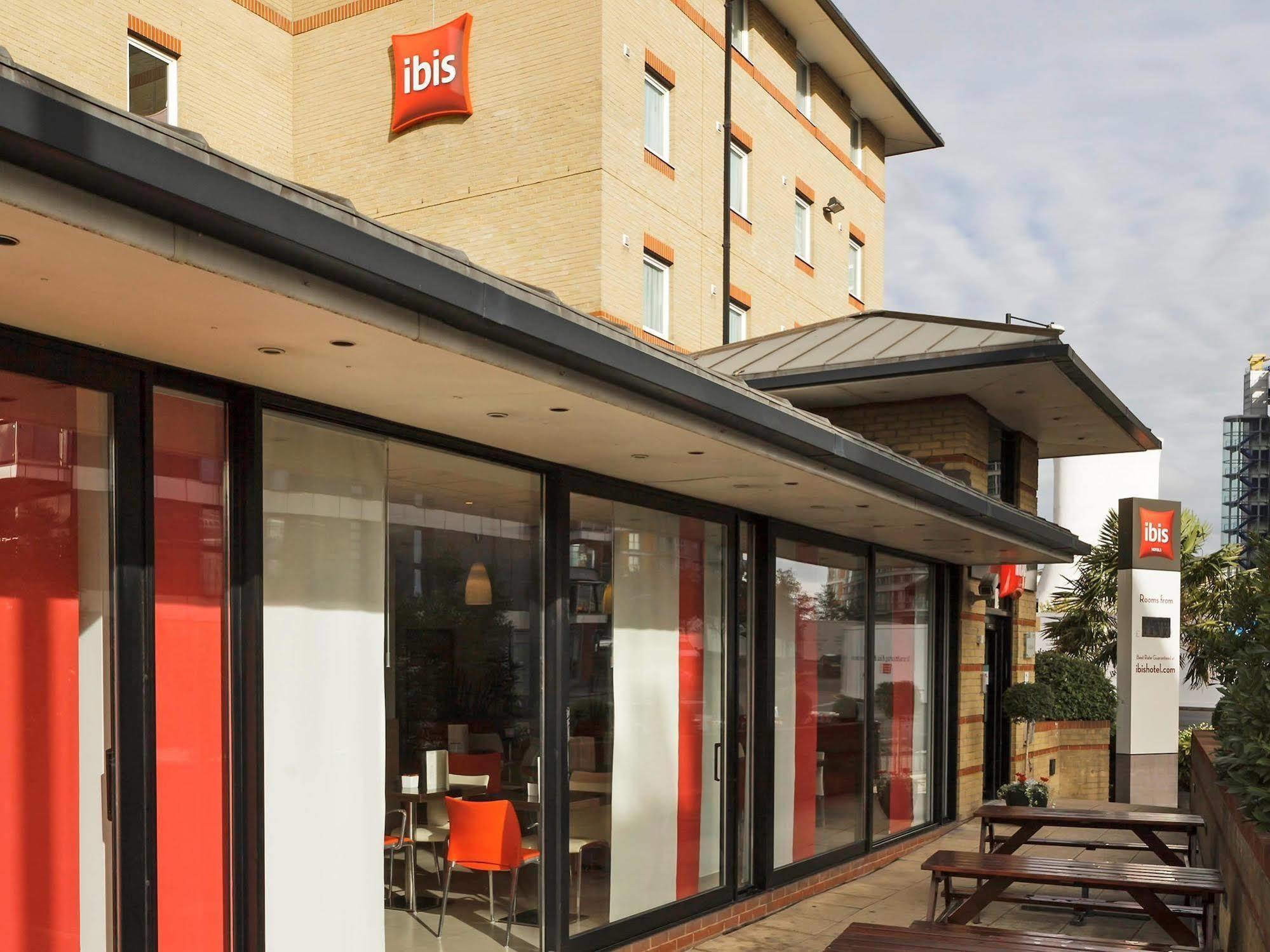 Ibis London Docklands Canary Wharf Exterior photo